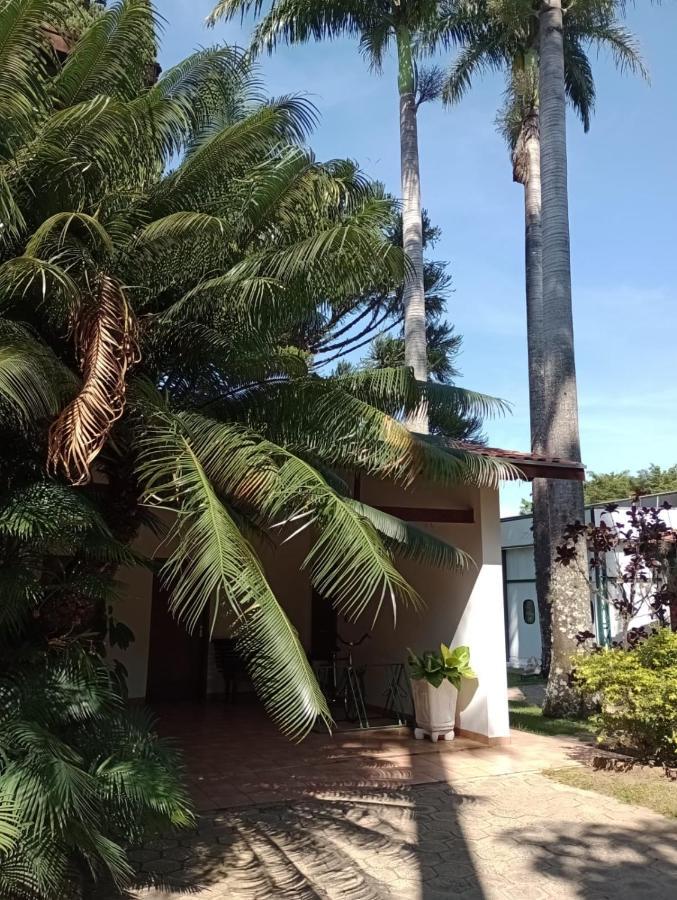 Casa Vista Lago Vitoria Regia Holambra Exterior photo
